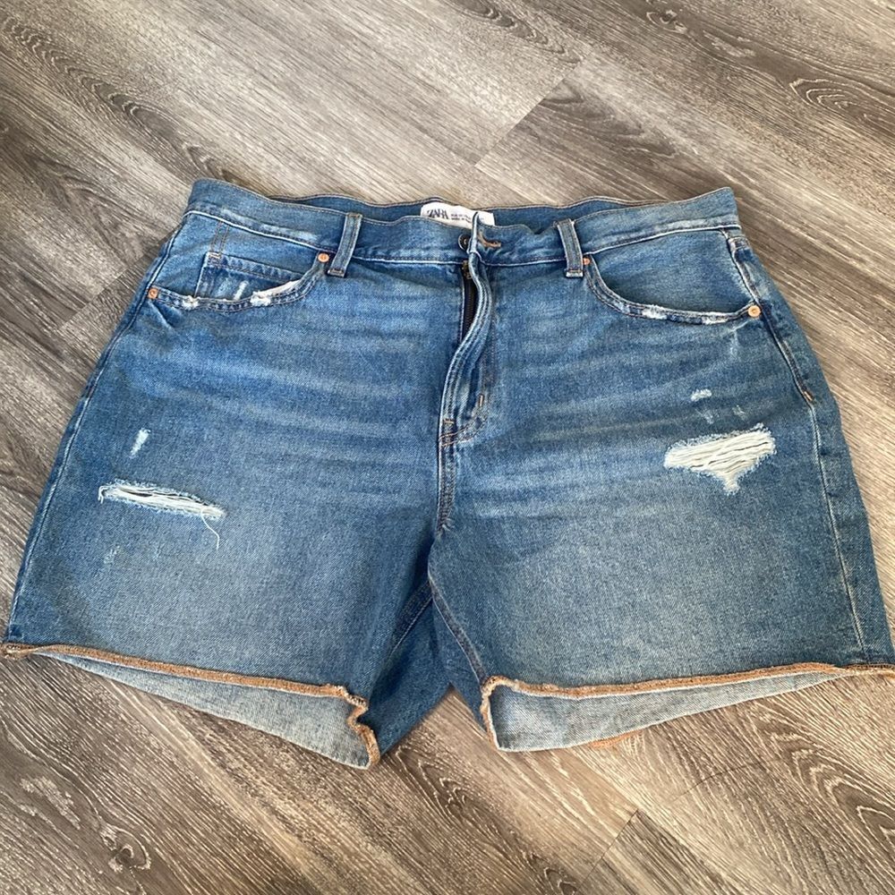 Zara Denim shorts Washed Distressed Unfinished Hem Plus size 20 Boho Moto NWT